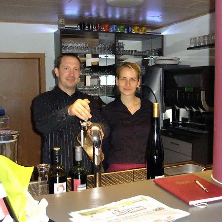 Café&Pension Am Brunnen Parchim Esterno foto